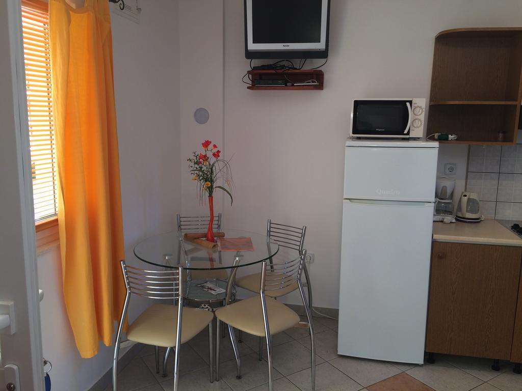 Apartment Kolundzic Novi Vinodolski Værelse billede