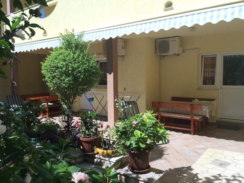 Apartment Kolundzic Novi Vinodolski Værelse billede