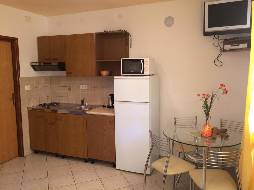 Apartment Kolundzic Novi Vinodolski Værelse billede