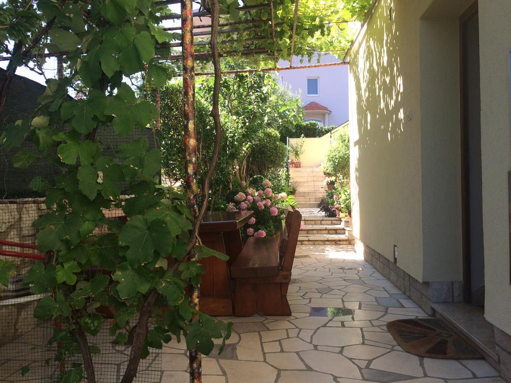 Apartment Kolundzic Novi Vinodolski Værelse billede