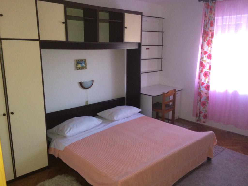 Apartment Kolundzic Novi Vinodolski Værelse billede