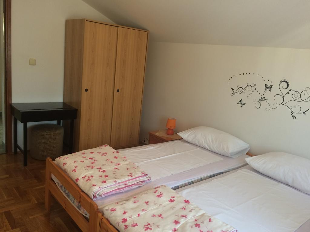 Apartment Kolundzic Novi Vinodolski Værelse billede