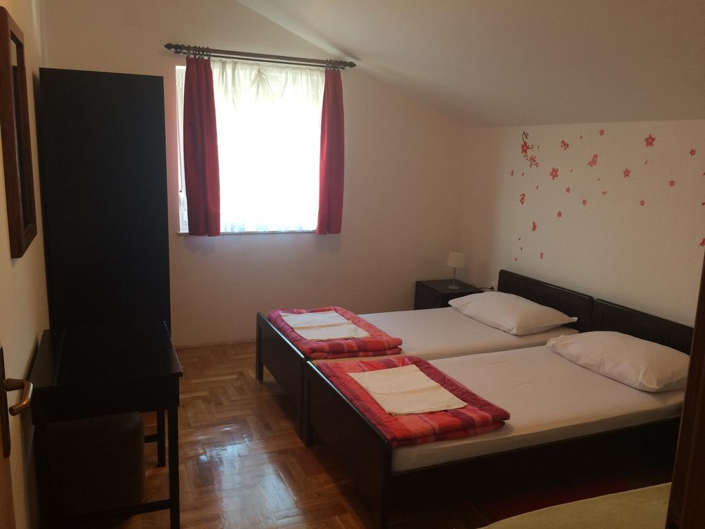 Apartment Kolundzic Novi Vinodolski Værelse billede